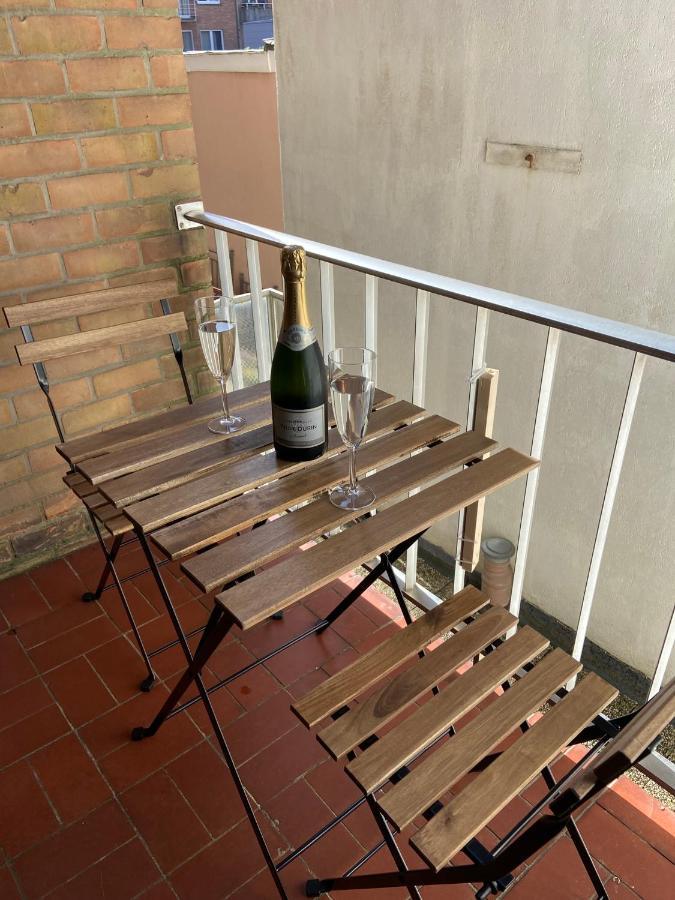 Weloveoostende - Newly Renovated Large Apartment 150M From The Beach - Including Bed Sheets And Final Clea-Ning Oostende Exterior foto