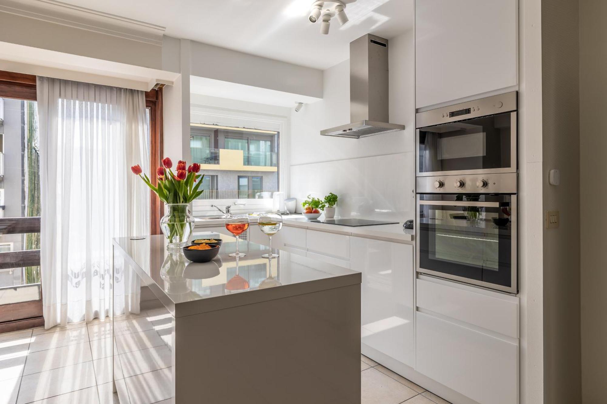 Weloveoostende - Newly Renovated Large Apartment 150M From The Beach - Including Bed Sheets And Final Clea-Ning Oostende Exterior foto