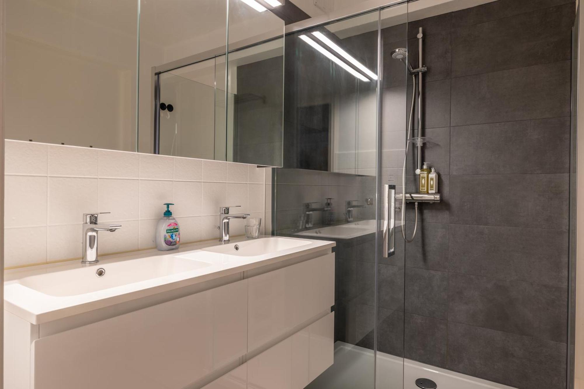Weloveoostende - Newly Renovated Large Apartment 150M From The Beach - Including Bed Sheets And Final Clea-Ning Oostende Exterior foto