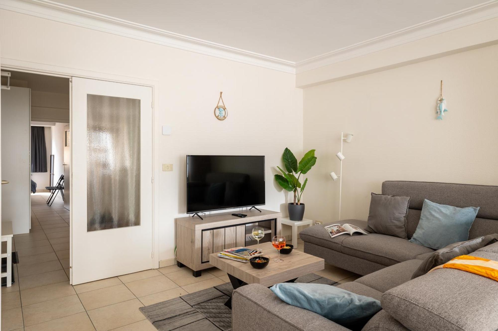 Weloveoostende - Newly Renovated Large Apartment 150M From The Beach - Including Bed Sheets And Final Clea-Ning Oostende Exterior foto